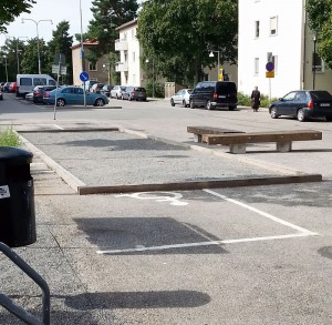 Den berömda boulebanan som täcker handikapprutan. (foto: Bagisbloggen)